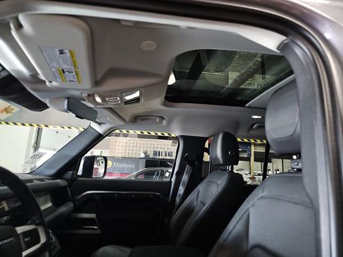 Used 2023 Land Rover Defender 110 SE image 7