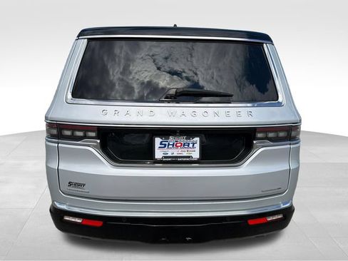 Used 2023 Jeep Grand Wagoneer Series II AWD/4WD image 6