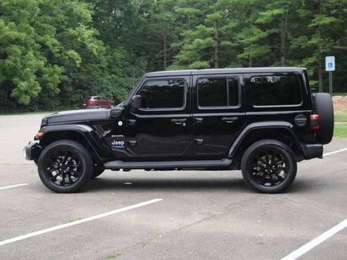 Used 2021 Jeep Wrangler Unlimited Sahara w/ Cold Weather Group AWD/4WD image 21