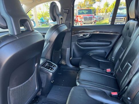 Used 2018 Volvo XC90 T6 Momentum w/ Convenience Package image 27