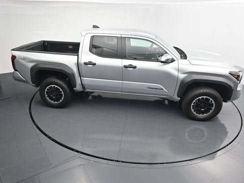 Used 2024 Toyota Tacoma TRD Off-Road AWD/4WD image 35