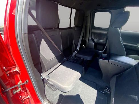 Used 2022 Toyota Tacoma TRD Sport w/ TRD Premium Sport Package RWD image 19