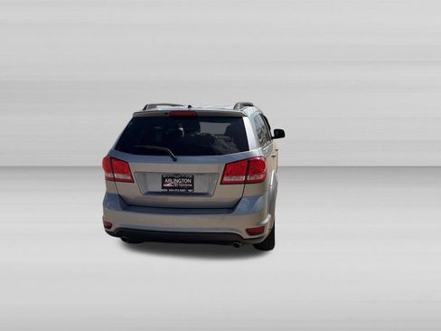 Used 2019 Dodge Journey SE w/ Blacktop Package FWD image 5