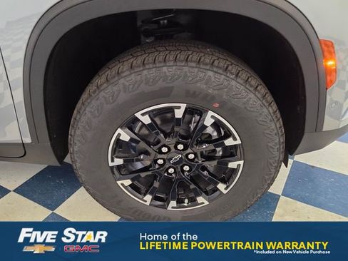 New 2026 Chevrolet Traverse Z71 w/ Enhanced Driving Package AWD/4WD image 11