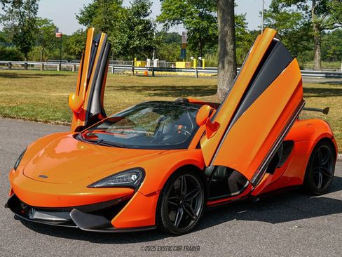 Used 2019 McLaren 570S Spider image 22