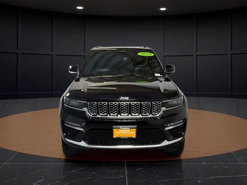Used 2024 Jeep Grand Cherokee Summit AWD/4WD image 8