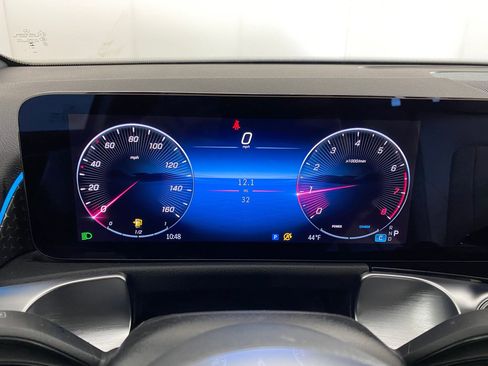 New 2025 Mercedes-Benz GLB 250 4MATIC image 18