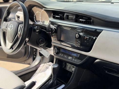 Used 2016 Toyota Corolla LE FWD image 9