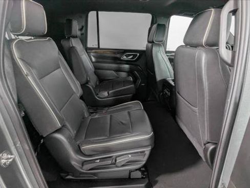 Used 2023 Chevrolet Suburban Premier AWD/4WD image 22