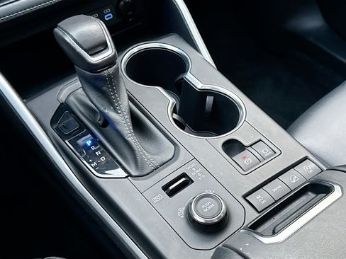 Used 2022 Toyota Highlander XSE image 16