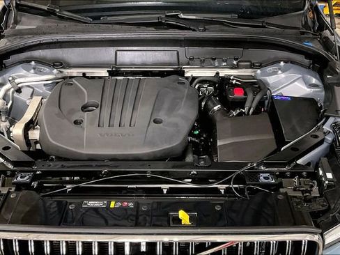 Certified 2023 Volvo XC60 B5 Ultimate w/ Climate Package image 11