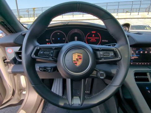 Used 2025 Porsche Taycan image 23
