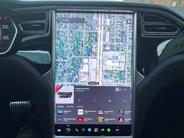 Used 2015 Tesla Model S 85D AWD/4WD image 32