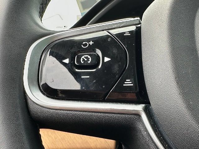 Used 2023 Volvo XC90 B6 Plus w/ Protection Package Premier AWD/4WD image 18