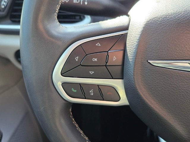 Used 2022 Chrysler Pacifica Touring-L FWD image 31