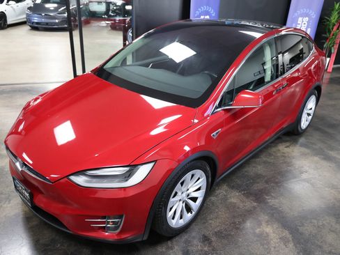 Used 2016 Tesla Model X 75D AWD/4WD image 17