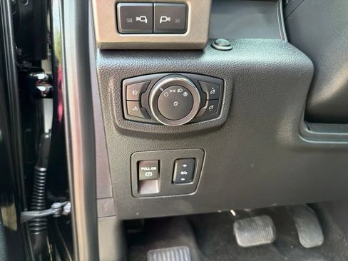 Used 2018 Ford F150 Limited AWD/4WD image 11