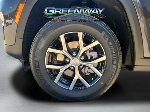 New 2025 Jeep Grand Cherokee Limited RWD image 33