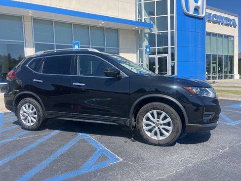 Used 2018 Nissan Rogue SV AWD/4WD image 4