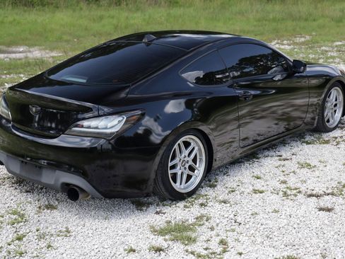 Used 2013 Hyundai Genesis 2.0T RWD image 11