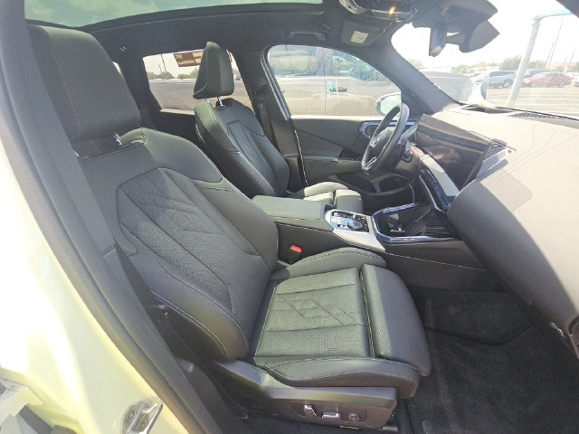 Used 2025 BMW X3 xDrive30i w/ Premium Package AWD/4WD image 6