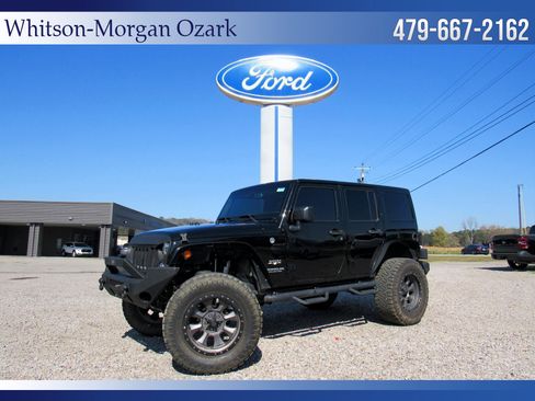 Used 2017 Jeep Wrangler Unlimited Sahara w/ Connectivity Group image 1