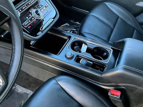 Used 2022 Lincoln Corsair Standard image 16