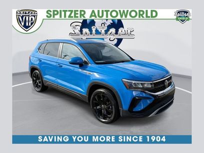 Used 2023 Volkswagen Taos SE w/ Panoramic Sunroof Package