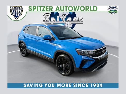 Used 2023 Volkswagen Taos SE w/ Panoramic Sunroof Package image 1