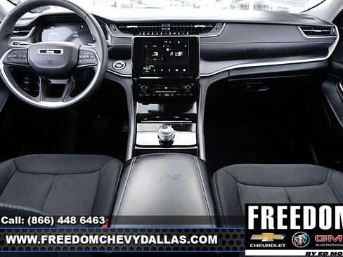 Used 2024 Jeep Grand Cherokee Laredo image 7