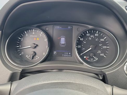 Used 2020 Nissan Rogue SL FWD image 22