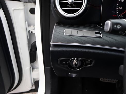 Used 2018 Mercedes-Benz E 43 AMG 4MATIC Sedan w/ Premium 2 Package image 37