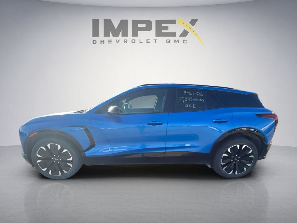 Used 2024 Chevrolet Blazer EV RS AWD/4WD image 2