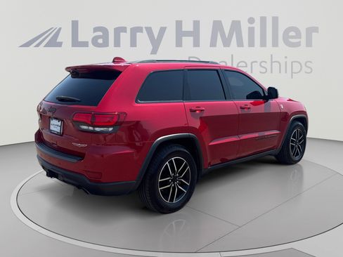 Used 2021 Jeep Grand Cherokee Trailhawk AWD/4WD image 5
