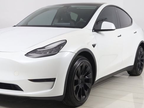 Used 2023 Tesla Model Y Long Range image 53