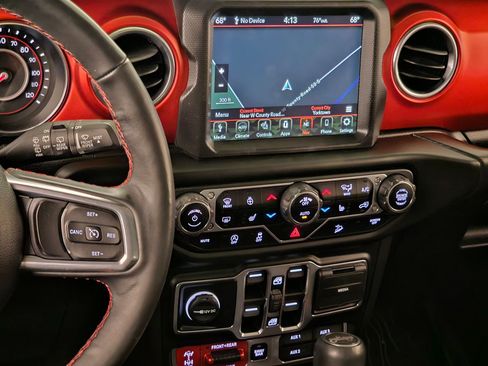 Used 2020 Jeep Wrangler Unlimited Rubicon AWD/4WD image 17