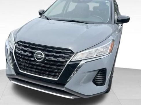 Used 2021 Nissan Kicks SV FWD image 6