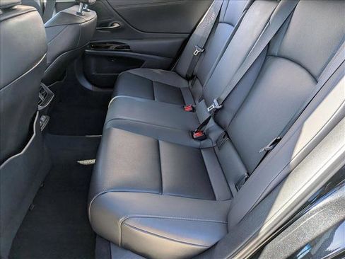 Used 2023 Lexus ES 350 image 19