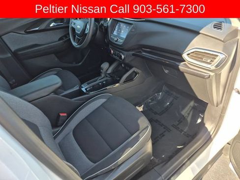 Used 2023 Chevrolet TrailBlazer LT FWD image 11