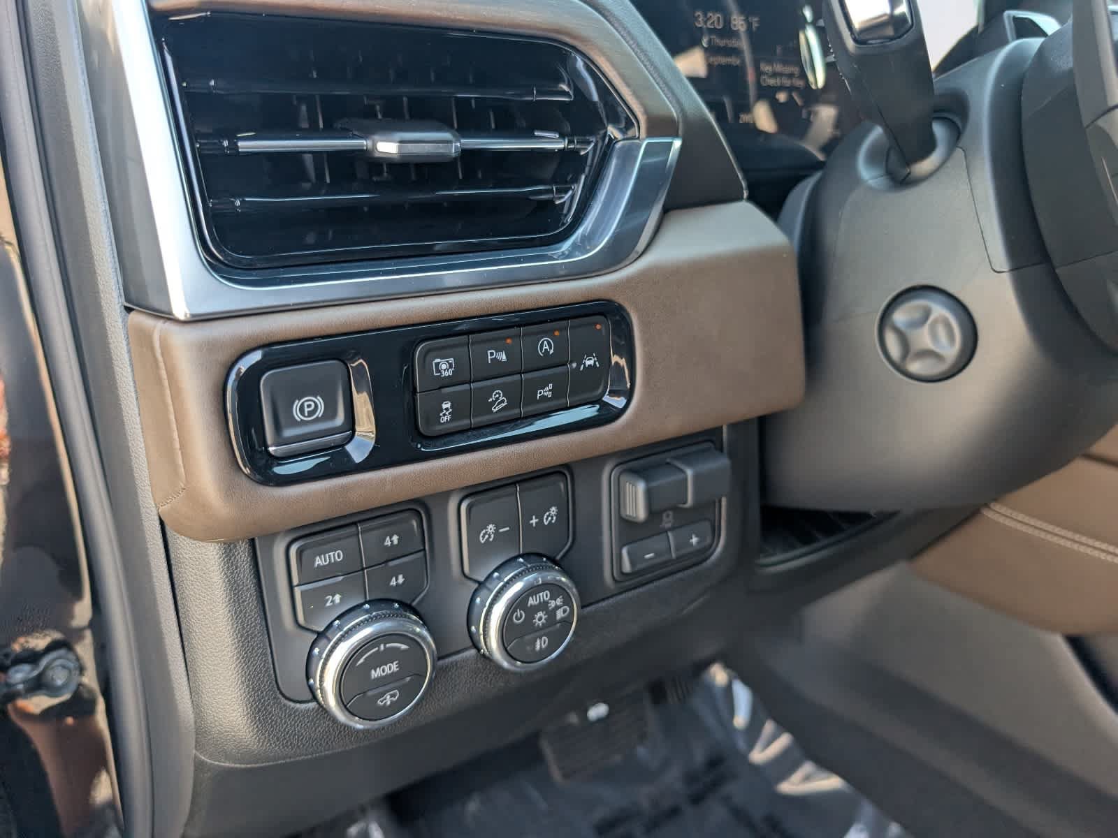 Certified 2026 GMC Yukon XL Denali Ultimate AWD/4WD image 26