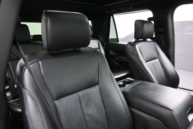 Used 2020 Ford Expedition XLT w/ Equipment Group 202A AWD/4WD image 34