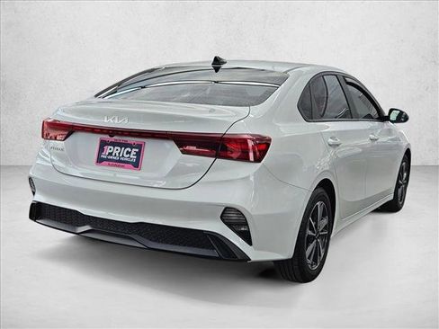 Used 2023 Kia Forte LXS w/ LXS Technology Package FWD image 5