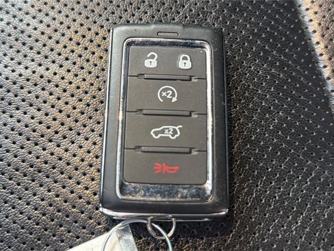 Used 2024 Jeep Wagoneer Series II w/ Flexible Seating Group image 37