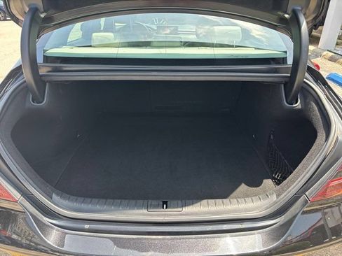 Used 2023 Genesis G70 2.0T RWD image 11