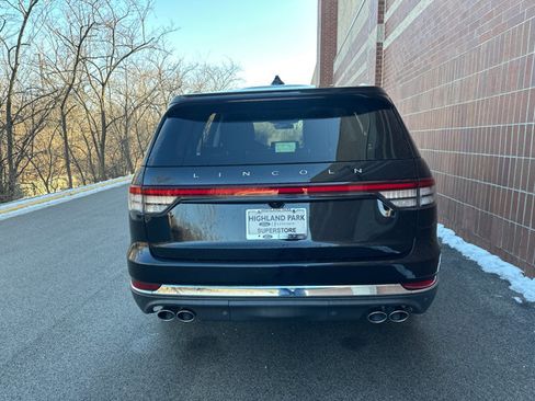 Used 2025 Lincoln Aviator AWD w/ Equipment Group 101A image 7