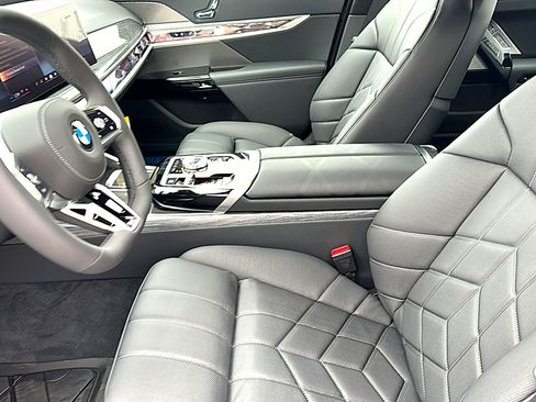New 2026 BMW 740i RWD image 10