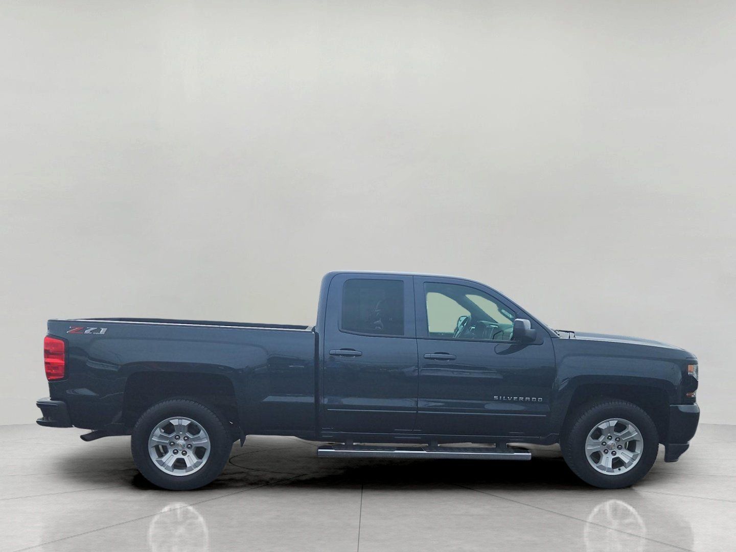 Used 2018 Chevrolet Silverado 1500 LT w/ All Star Edition AWD/4WD image 9