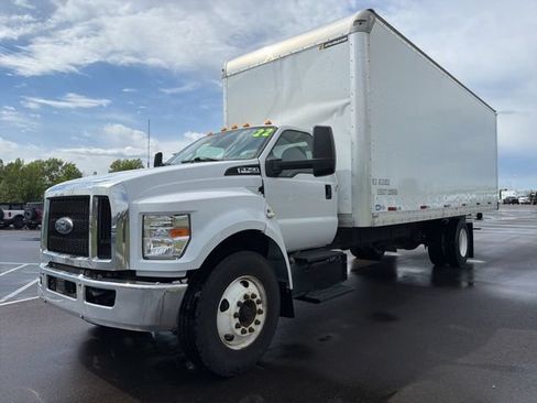 Used 2022 Ford F750 2WD Regular Cab Super Duty image 2