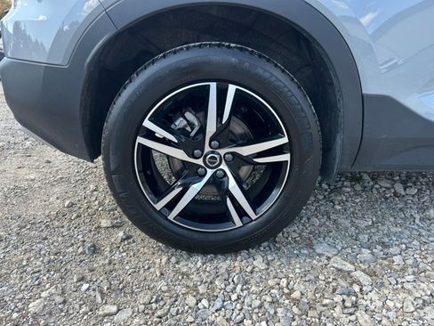 Used 2024 Volvo XC40 B5 Core image 30