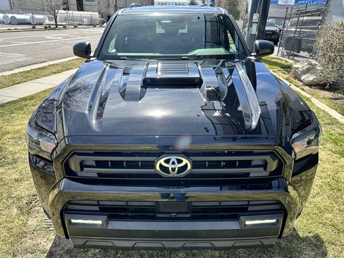 Used 2025 Toyota 4Runner SR5 image 12